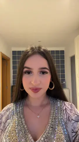 moroccan girl in a saudi dress
