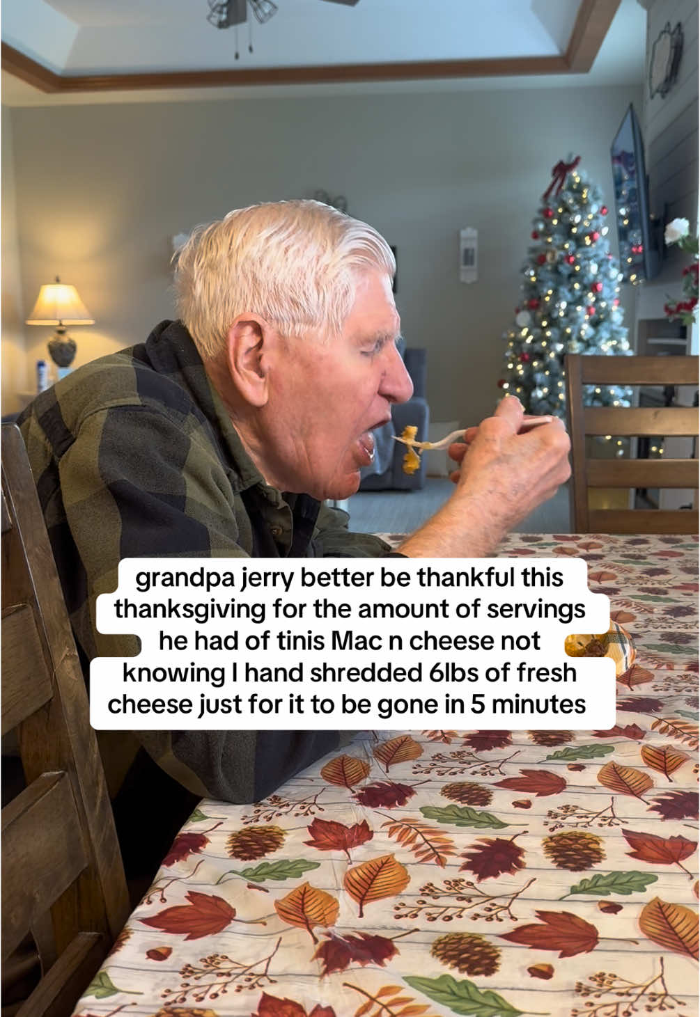 @Tini👩🏼‍🍳🔥 your recipe has been a hit at our house I make double of it every holiday 😂❤️ #thanksgiving #grandpajerry #tini #macandcheese #thankful #foryou #foryoupage #family #grandpa #fypシ 