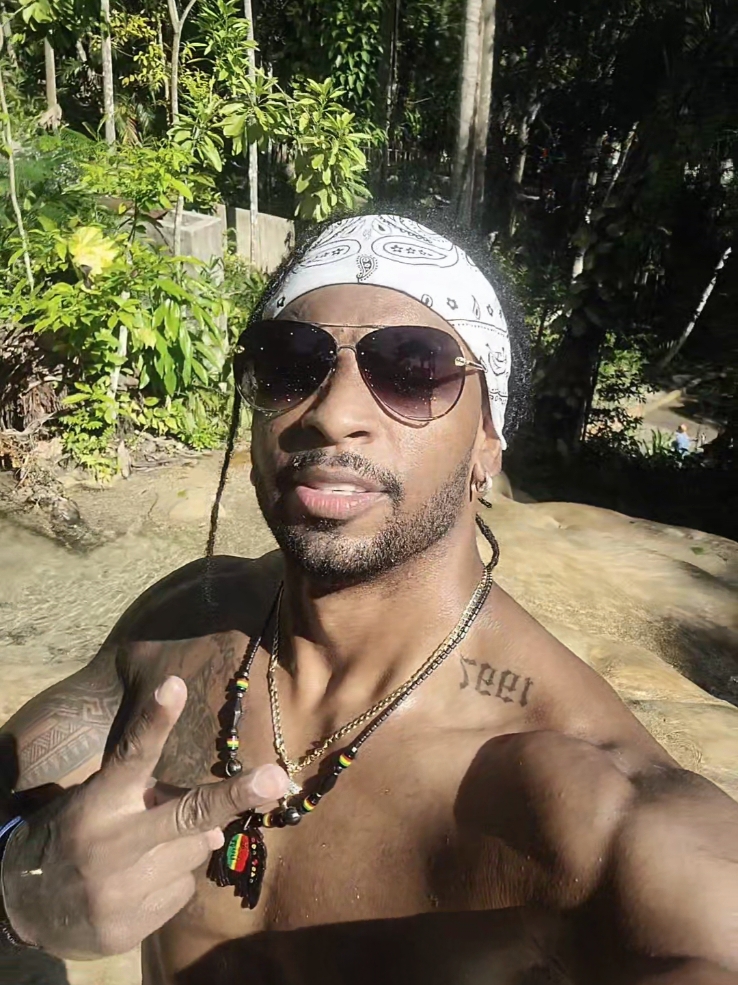 🌞 #tiktokviral #gykit #80s #viral_video #millivanilli 