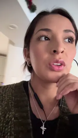 This pillow is something your body will thank you for. Let your body rest and get rid of that pain around your neck, shoulders and spine. ##pillow##pillowtalk##pillows##neckpain##necksupport##spinesupport##shoulder##shouldersupport##alignment##alignbody##bettersleep##bed##memeoryfoampillow##comfort##sleeptight ##tiktokshop##tiktokshopfinds##tiktokshopblackfriday##tiktokshopcybermonday##musthave##betteryou ##emircey##emirceypillow 