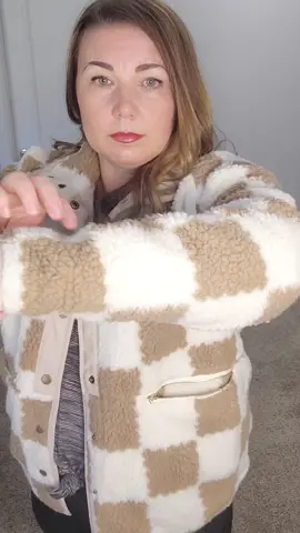 Checkered Jacket #tiktokshopholidayhaul  #tiktokshopcybermonday  #bestchristmasgifts  #midsizefashion  #christmasgiftsforher  #christmasgiftsunder30  #bestchristmasgifts2024  #checkeredjacket  #trendingjackets  #affordablefashion 