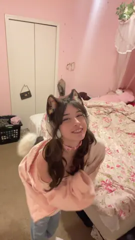Custom tail finally came :3! #fyp #kemonomimi #puppy #doggirl  
