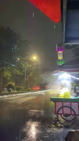 mataram,hujan+malam+sendiri setenang itu yaa🥺#fyppppppppppppppppppppppp #fypシ #rain 