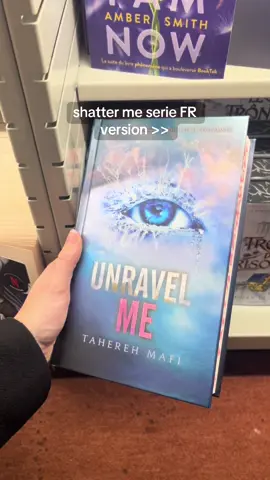 So pretty #BookTok #fypシ゚viral #bookrecs #booklover #bookrecommendations #shatterme #shattermeseries 
