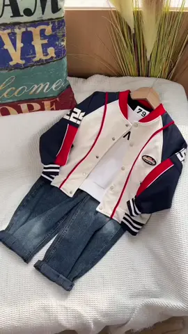 Áo khoác nỉ thời trang phong cách ấm áp cho các bé cá tính gió đông về#quanaoquangchau #quanaotreem #tiktok 