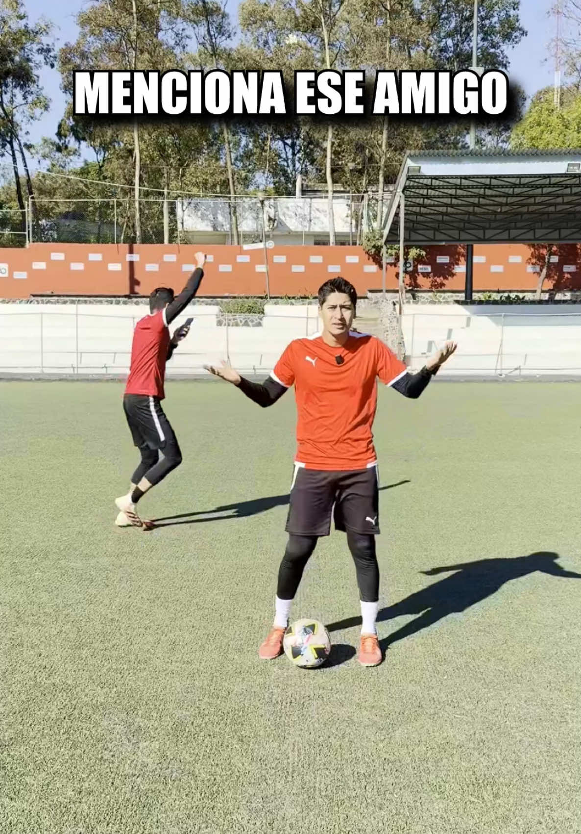 Ustedes piden permiso a su novia para jugar fútbol? 😅❤️⚽️ #TikTokDeportes #soccertiktok #celebraelfut #futbolmexicano #meme 