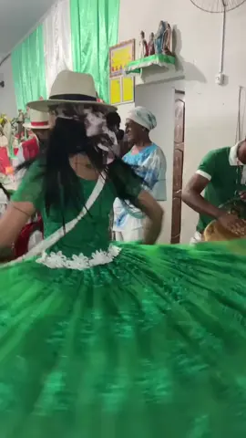 #umbandasagrada  #umbandadearuanda  #axé #povodoaxe  🤍✨