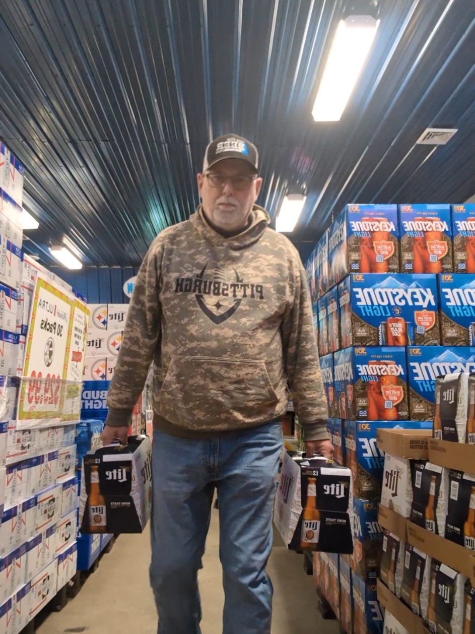 Plus I get more on my sales bonus #besmart #saveyourback #itsfunnypeople #beer #fypシ @MichK 