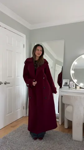 The colour of the season in a coat 🌹♥️ #redcoat #OOTD #outfitinspo #winterfashion #coat #winteroutfit 