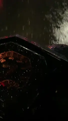 serukan naik motor pas hujan                                               #fyp #xbcyza #hujan 