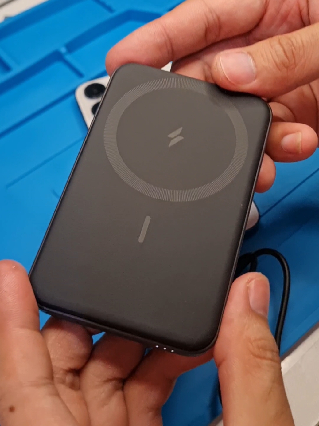 Anker Slim Magsafe Powerbank for iPhone #magsafe #anker #powerbank #fyp #foryou #foryourpage #chinitolegacy #wirelesscharger #wirelesscharging #wirelesspowerbank 
