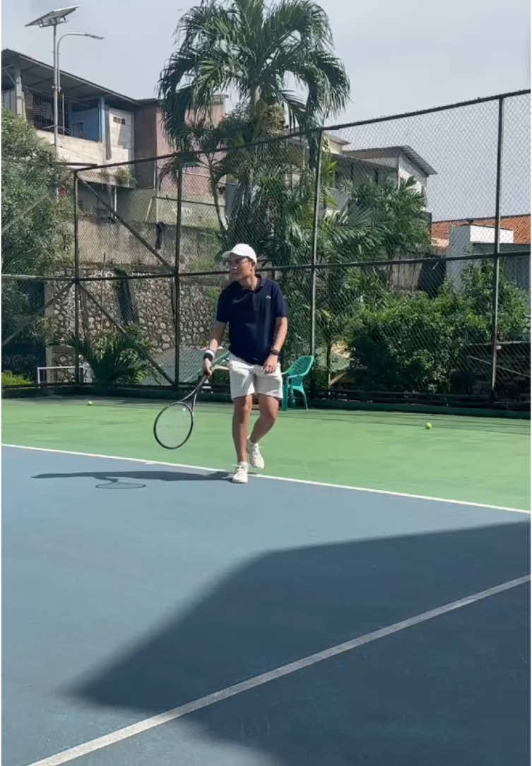Kerja buat tennis 🎾 #tennis #tennistiktok #serverlife #eeniemeeniechallenge #fyp