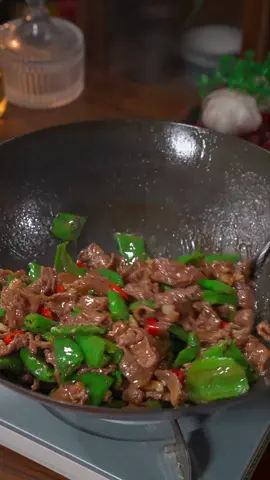 辣椒炒牛肉  鲜嫩入味 特别好吃下饭
