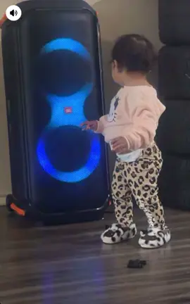 #dancing #Cumbia #baby  my baby has some moves! #1yearolldbaby 