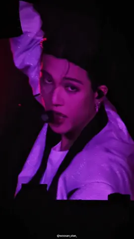 I NEED HIM SO BAD BC WTAF #foryou #kpopconcert #atiny #ateezatiny #에이티즈 #woosanxstanx #ateez #towardsthelight #towardsthelightwilltopower #ateeztowardsthelight #ateeztour #viral #fyp #fyppppppppppppppppppppppp #silverlightateez #wooyoung #jungwooyoung #foryoupage 