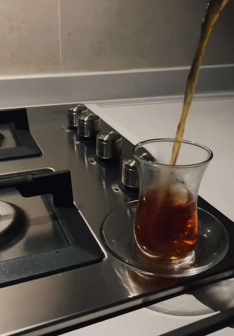 شاي آخر ليلة بنوڤمبر ..  #CapCut #foryou #explore #tea #winter #شاي #شاي_اخر_الليل #خبروه_اني_على_وصله_حييت 