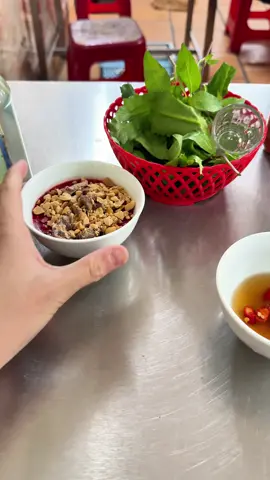 Ghép nhạc phát thành ẩm thực quý tộc luôn 🤪