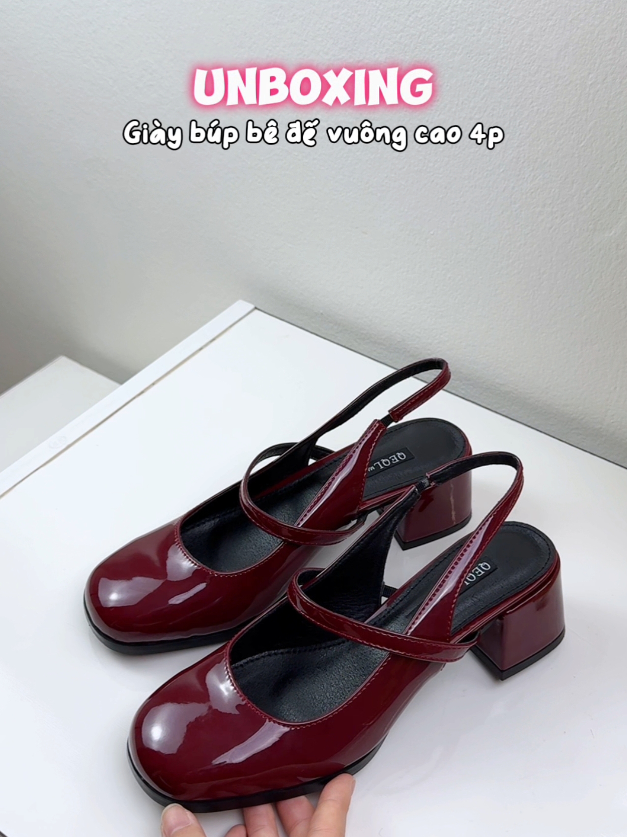 Thấy giày màu đỏ là nghĩ ngay đến không khí Giáng sinh đang sắp tới rồi 🫶🫶 #unboxing #review #giaydepnu #giaybupbe #giayditiec #MuaTaiTikTokShop #sandealthantoc 