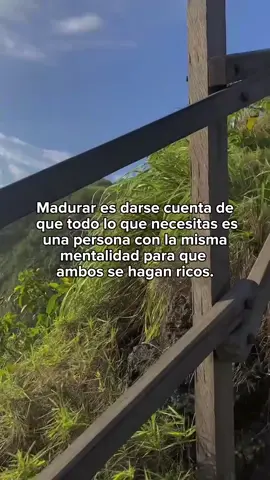 & ¡Necesitan un plan! Sigue este, que me ayudó a escapar de la carrera de la rata y vivir con autonomía, libertad y mejores ingresos. ⬇️ 🌎 El mundo está lleno de oportunidades, especialmente en 2024, donde puedes trabajar desde cualquier lugar gracias al mundo online. 💸 Comencé como cerrador virtual a mis 26 y es la mejor decisión que he tomado. ¿Haciendo qué? Ayudando a dueños de negocios a vender sus productos/servicios digitales en llamada por zoom (productos que ni siquiera tuve que crear). 📱 Cerrar Ventas por internet es una excelente manera de comenzar a generar ingresos adicionales. No necesitas experiencia, sólo una habilidad que depende enteramente de tí. ¿Cómo aprendí a ser un cerrador virtual exitoso? Con ayuda de un mentor y poniendo todo mi esfuerzo y compromiso para aprender la habilidad, practicar y mejorar todos los días. Y sí, las VENTAS cambiaron mi vida. Es una inversión en tu futuro. Comenta:“VIDEO” si quieres conocer más detalles 💪