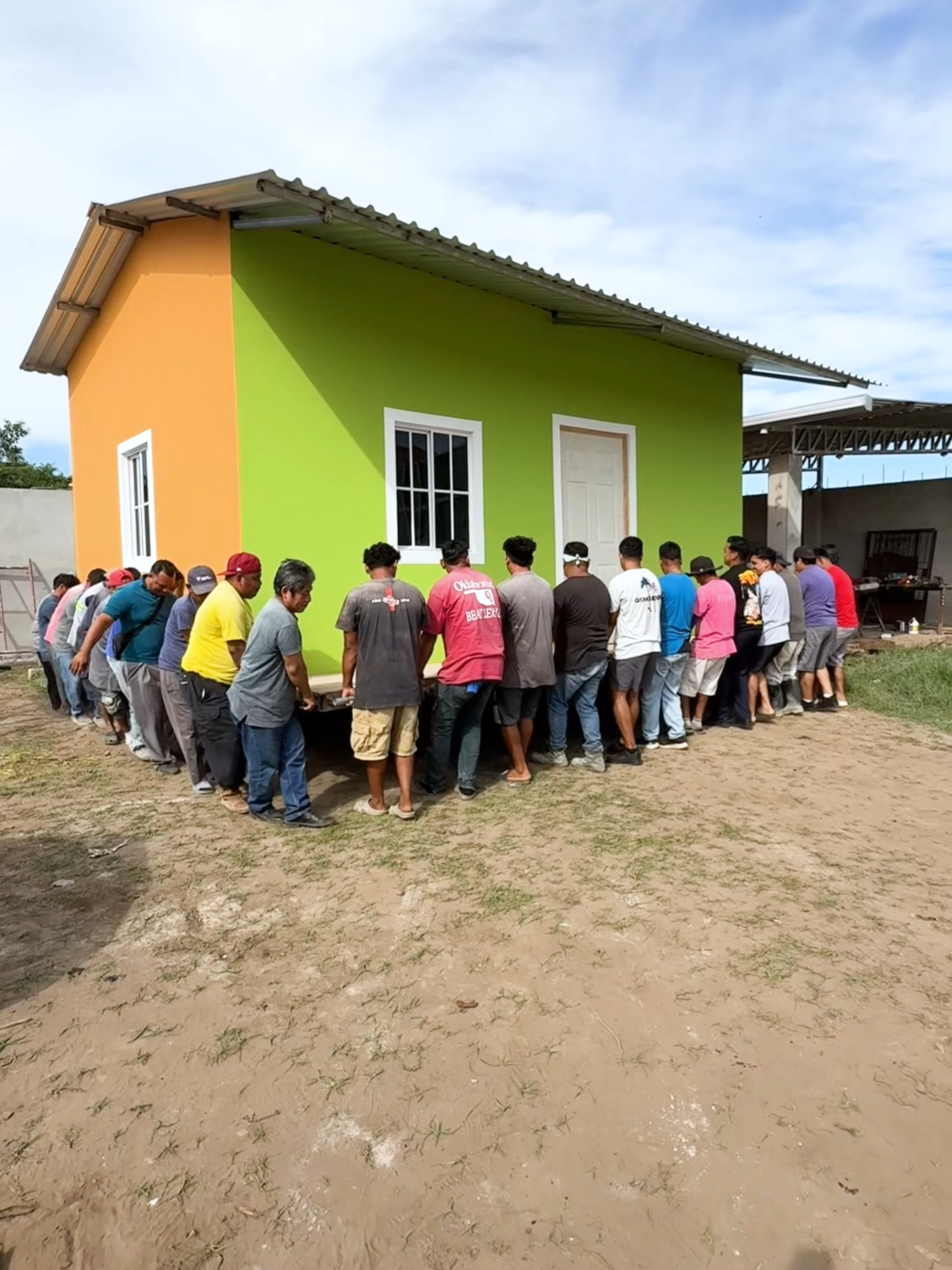 LA CASA ES MIA
