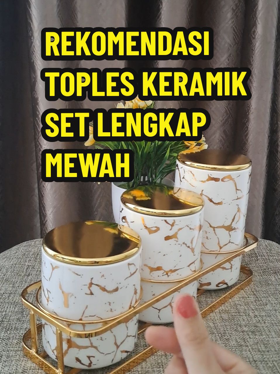 Rekomendasi Toples Keramik Set Lengkap yang Mewah , Cantik dan Aesthetic.. Yang mau samaan hayukkk check out di keranjang kuning #waktuindonesiabelanja #wibgajian #payday #paydaysale #megaguncang #rekomendasitoples #topleskeramik #toples #toplesmewah #topleskeramikmewah #toplessetlengkap #toplesmewahsultan #topleskuenatal #topleslebaran #inspirasiirene 
