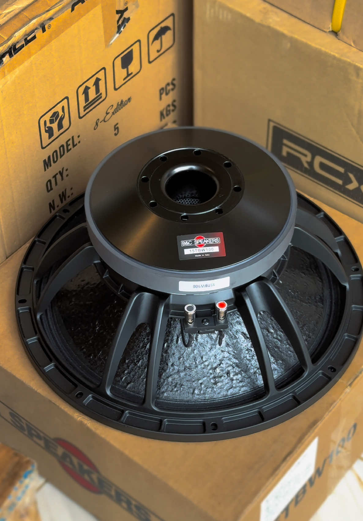 Speaker b&c 15tbw100 tapi spul 4 inch🥵 #speaker #subwoofer #proaudio #soundsystem #soundminiatur #soundkarnaval #soundjawatimur 