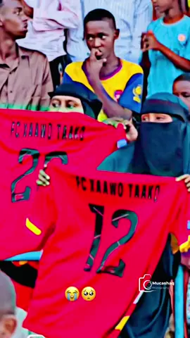 L.a sanad kaloo qurux badan ni rajenaa  x.x.taako 🥺🙏🙏🙏#somalitiktok #moqdishotiktok2023 #fypp #moqdishotiktok❤🥰 