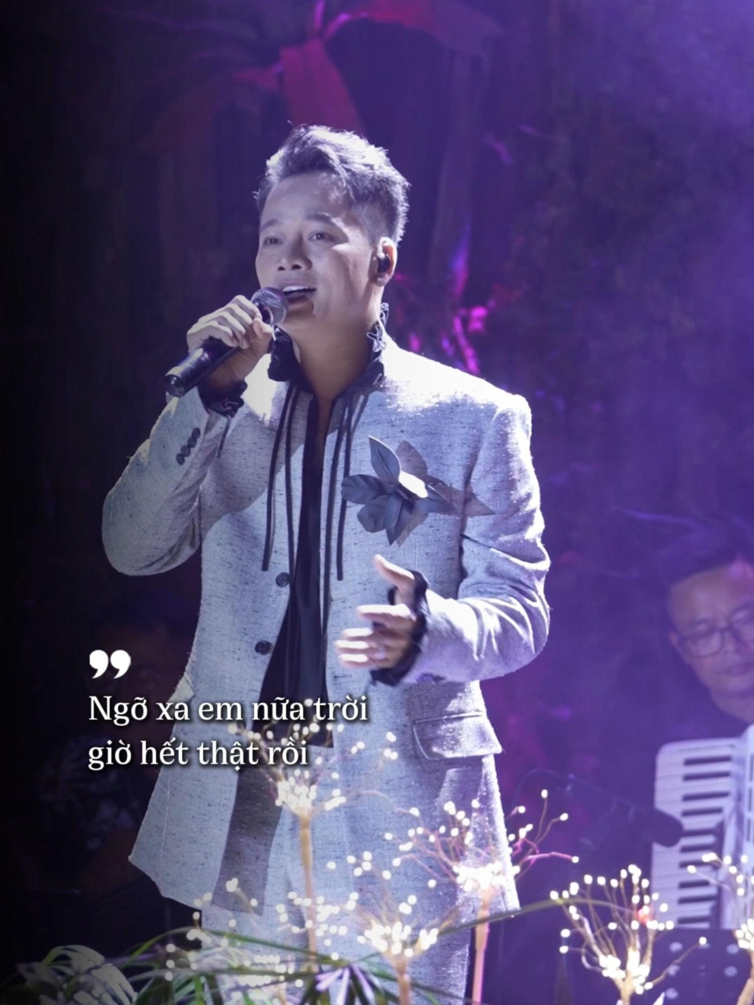 Mất em ngang cuộc đời hạnh phúc sao ngắn vội 💔 #anhquan #anhquanidol #noitruocbuockhongqua #nhachaymoingay #tiktokgiaitri #chontimshow