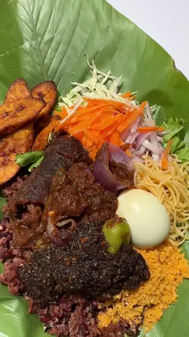 Aye ready!!! 😍😋    Order your hot and delicious waakye now @waakye_supreme All branches are opened!  #waakye #deliciousfood
