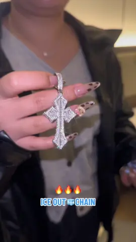 Cross pendant #icewaterjewelry #blingbling #zirconia #hiphopjewelry #blackfriday #tiktokshopblackfriday #fyp #foryou #cz #fypシ 