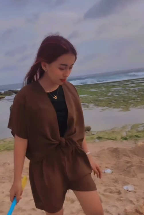 tebak ini adekq ap anakq#pantaiguyahangunungkidul #fyppppppppppppppppppppppp #JJCapCut @D E V I N T I K A @D E V I N T I K A  