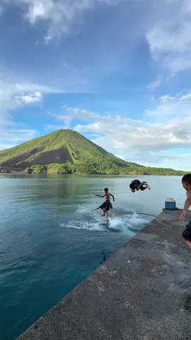 Keindahan alam dan sejarah , Visit Banda 🙌🏻  #Bandaneira #maluku #wonderfulindonesia #pesonaindonesia 
