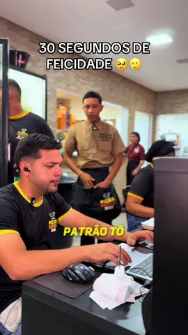 Veja até o final 😪 Garçom teve 30 segundos de alegria 🥲  #humor #pizzaria #comedia #fyp #empreender #garçom 