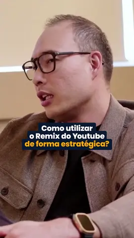 Você já utiliza o Remix no YouTube? 🎥 Transformar trechos de vídeos longos em Shorts é uma estratégia inteligente para ampliar o alcance do seu canal. Com a funcionalidade Remix, disponível diretamente no aplicativo do YouTube, você pode criar conteúdos curtos e dinâmicos que ficam automaticamente vinculados ao vídeo completo. Isso significa que, enquanto atrai o público com vídeos rápidos, você também direciona a audiência para seus conteúdos mais aprofundados. 📈 Pensando nisso, apostar na criação de Shorts pode ser uma boa ideia, já que, no Brasil eles ainda são pouco explorados pelos criadores, mesmo com uma audiência crescente. Essa combinação cria uma oportunidade única: menos competição e maior visibilidade. Ao publicar regularmente, você não apenas expande o alcance do seu canal, mas também transforma os vídeos curtos em portas de entrada para conteúdos mais detalhados, engajando o seu público e aumentando as chances de retenção. 💡 Lembre-se: no YouTube, uma estratégia equilibrada combina a profundidade dos vídeos longos com a agilidade dos Shorts. Use o Remix como um aliado para captar atenção rapidamente e conectar sua audiência ao seu canal. E aí, você já cria conteúdo no Shorts? 🎬 Recorte do Podcast @papodiferentepdc #marketingdigital #dicasdeinstagram #midiassociais #influenciadoresdigitais #conteudodigital #redessociais #marketingestrategico #marketingdeconteudo #socialmediabrasil #conteudodevalor #gestaoderedessociais