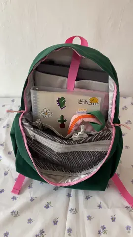 shea backpack siap nemenin kamu sekolah dimusim hujan ini‼️ materialnya splashproof, ditambah ada rain covernya 🤗 jadi aman banget diajakin hujan-hujan guys 🫵🏻 #ransel #backtoschool #backpack #backpackforschool #school #ranselsekolah #unibag 