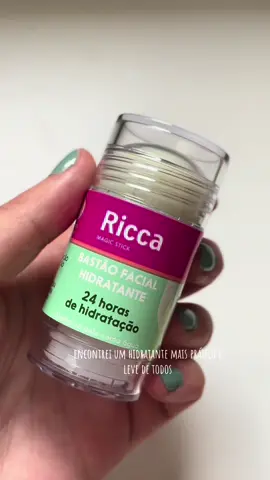 O Bastão Hidratante é sim o queridinho do momento! 💅🏻 #BastaoHidratante #SkinCare #CuidadosComAPele 