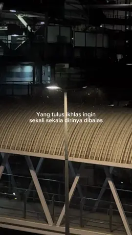 Selamat ulang tahun, sayang. Kini kau bersayap pergilah terbang #galau  