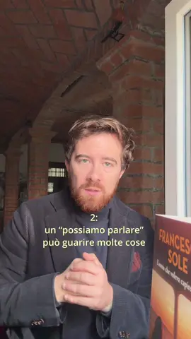 5 Cose che avrei voluto sapere prima di fidarmi delle persone sbagliate. 💔  Ogni volta che ti tornano in mente le promesse non mantenute di chi ti ha deluso. Ogni volta che ti chiedi come hai fatto a non vedere i segnali, o in cui ti senti colpevole per esserti fidato troppo. Ti è mai capitato? A me si. E queste parole avrei preferito conoscerle prima. Ma grazie al mio nuovo libro finalmente le ho imparate…meglio tardi che mai no?! #nuovolibro 📖 