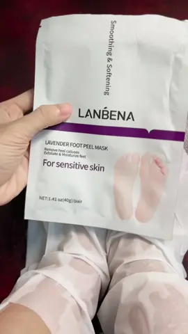 Bye bye Kaki Pecah pecah, yuk yg mau Kaki Glowing kaya aku juga. Jangan lupa pakai Lanbena Foot Peel Mask nya yaa 🫶🏻 @Lanbena.Indonesia #lanbena #lanbenaskincare #lanbenaproducts #footpeelingmask #peelingskin #peeling #kakiglowing #kakipecahpecah #kakikering #kakisehat 