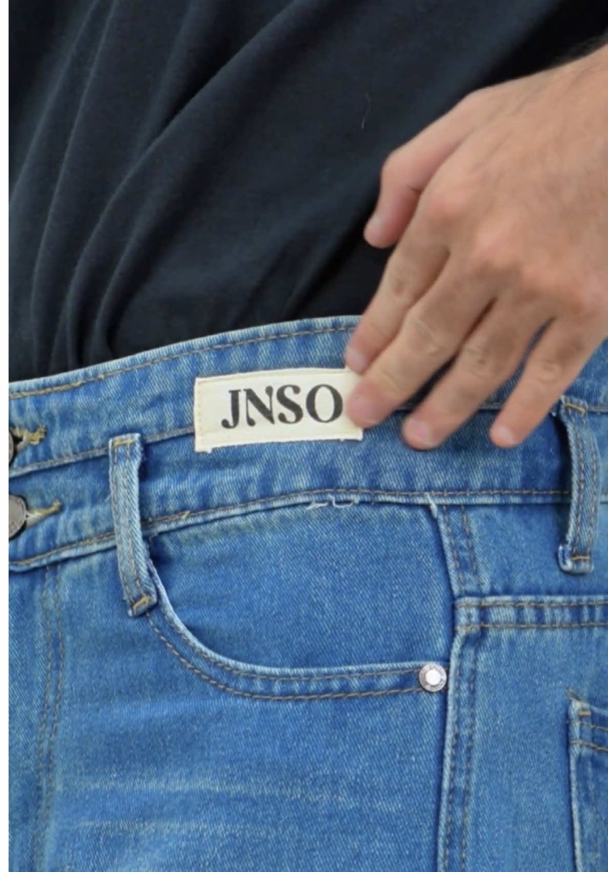 FEARLESS, bikin lo keren dengan effortless!#megaguncang1212 #jinisodenim #jinisoemangkeren #outfitinspiration #jeansmurah #jeanspria #outfitcowo #jinisoactivejeans #jeansviral #fearless 