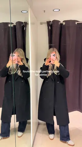 in love with them ❄️ #coat #coats #zara #autumnjackets #falljackets #winterjacket #winterjackets #winter #winterfashion #autumnoutfits #autumnmusthaves #zarahaul #zaraoutfit #girlythings #fy #fypage #viral #viralvideo
