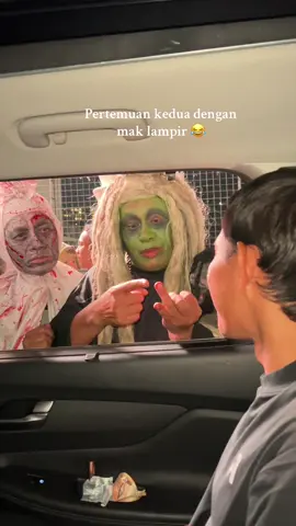 kalau masih sebut eka ramdani lagi, gue sleding nih mak lampir😂😂😂  #adamalis #bandung #braga #maklampir #pocong #fyp