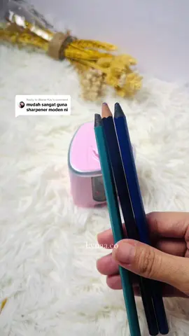 Replying to @Wanie Kay Melecet jari nak asah pensel warna anak anak..Nasib baik sekarg dah ada jual sharpener automatic mcam ni..dulu harga nya mahal..sekarang dah murah #pengasahpensel #pengasahpenselautomatik #pengasahpenselviral #sharpenerautomatic #sharpenerviral#penggorek #pengasah
