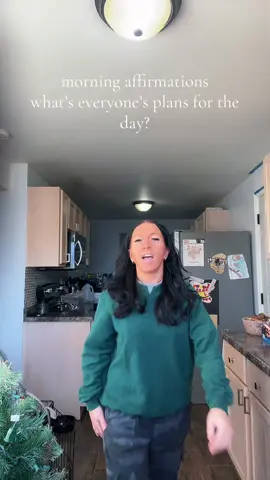 i always try to start my day off with some good music and smiles. #goodmorning #morningaffirmations #fyp