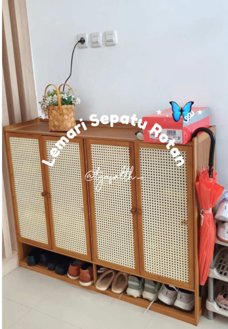 Rekomendasi lemari sepatu rotan yg muat banyak sepatu dan yang pasti looknya aesthetic✨✨ #raksepatu #raksepatuaesthetic #lemarisepatu #lemarisepaturotan #perabotanrumah #lemarirotan 