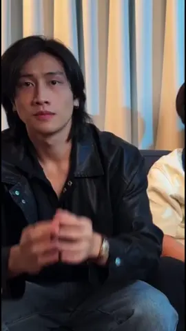 Let‘s just appreciate his handsomeness. 🧎🏼‍♀️@B Sumettikul  #jesbible #biblesumett #biblewichapas #biblewichapassumettikul #4minutes #4minutestheseries #fyp #viral_video #bl #beoncloud 