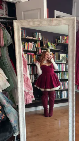 Its serving hot mrs. Claus tbh!  #selflove #outfitinspo #plussizestyle #confidence #plussizefashion 