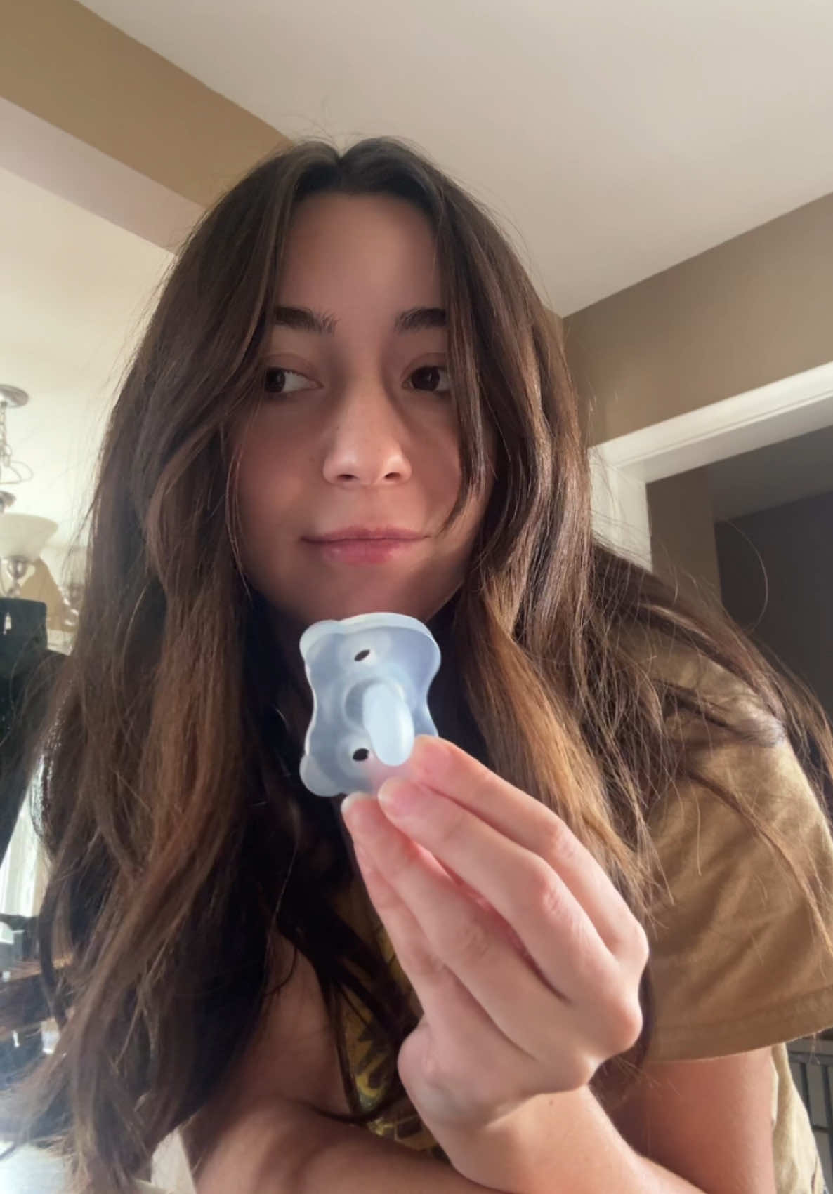 The moms that get it get it  #binkie #momtok #babytok #toddlertok #toddlermom #emotional #emotionalmom #relatablemomcontent #relatablemom #themomsthatgetitgetit #babymom #babyscrunch 