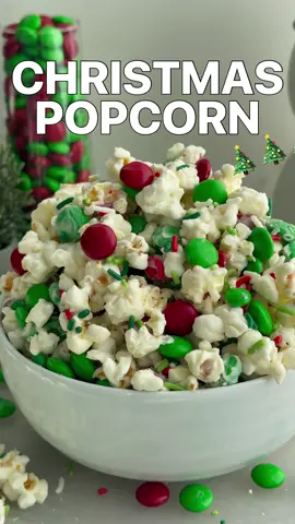 Holiday chaos? This Christmas Popcorn has you covered! 🍿🎄 To get the recipe, g👀gle ‘Christmas Popcorn chelseasmessyapron’! 🙌 Sweet, festive, and ready in minutes, it’s the perfect party snack, a fun movie-night treat, or a delicious edible gift. You’re going to love how easy and versatile it is! ✨❤️
