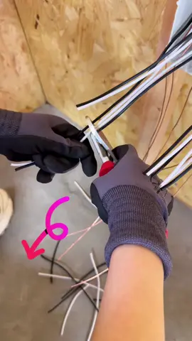 Very smart wire stripper, tell your electrician friends, this is what they need#blackfridayearlydeals #tiktokshopblackfriday #blackfridaydeals #tool #sparky #electriciantools #electricians #electricianlife #stripper 